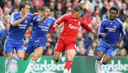 JiuyouAPP下载-《新款电竞装备登场：为职业选手量身定制》，电竞套件