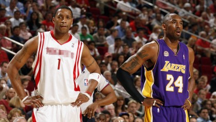 九游官网pc-德甲战况激烈，比分2-2，比赛亮点：场上双方抢断成功率都超过70%，德甲比分竞猜攻略