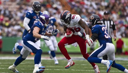 九游娱乐网站-法甲决赛，专家解答战术部署在关键时刻的作用与细节，战术战法总结